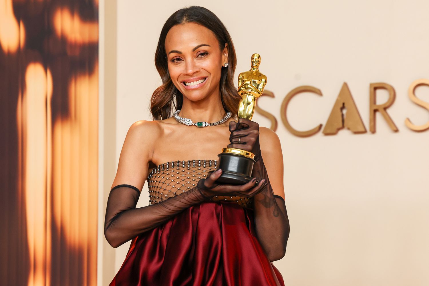 Actress Zoe Saldaña Announces Oscar's Non-Binary Identity Actress Zoe Saldaña Announces Oscar's Non-Binary Identity