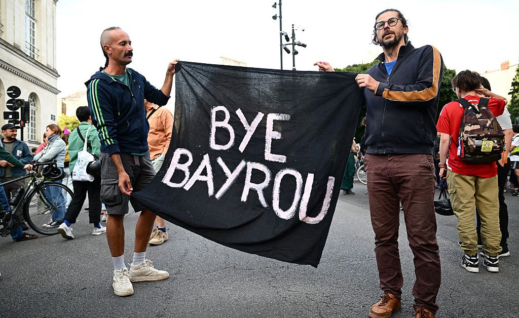 After Another Collapse: Exploring Potential Scenarios For The French Government