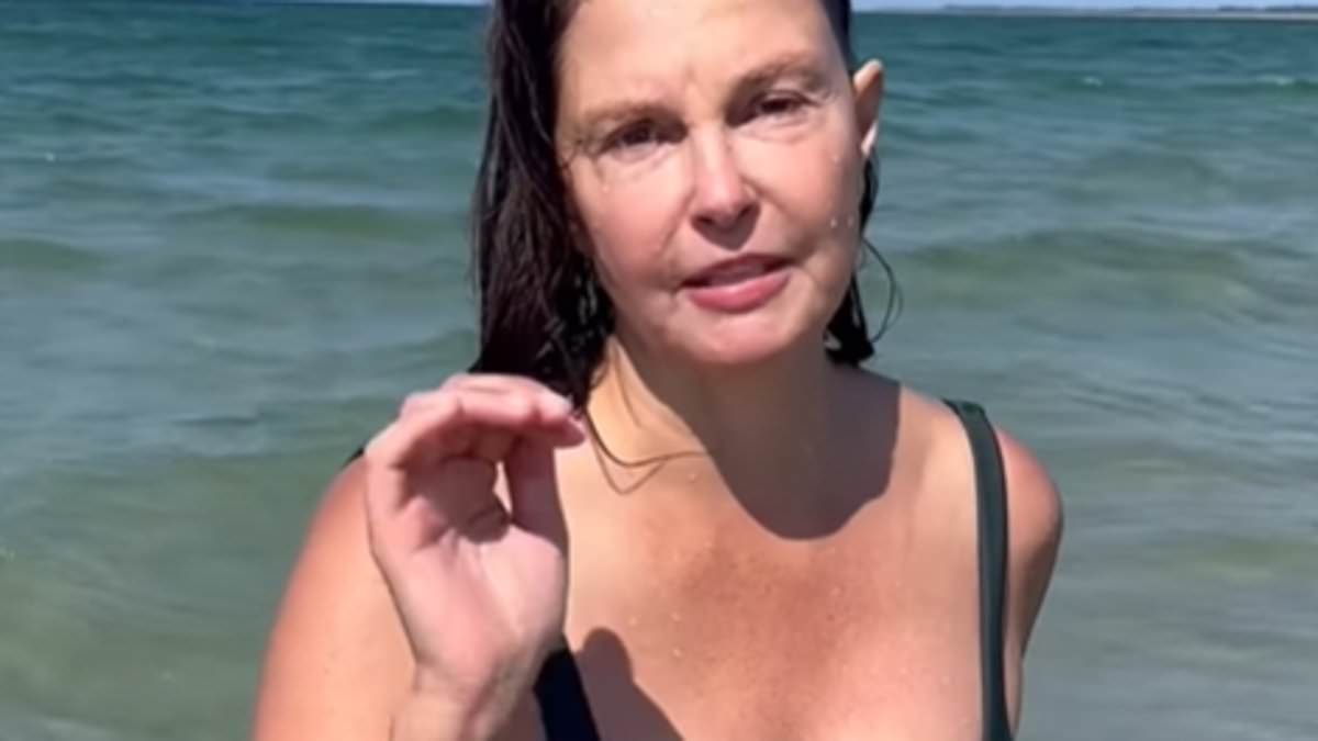 Ashley Judd, 57, Poses In Swimsuit: Embracing Unselfconsciousness
