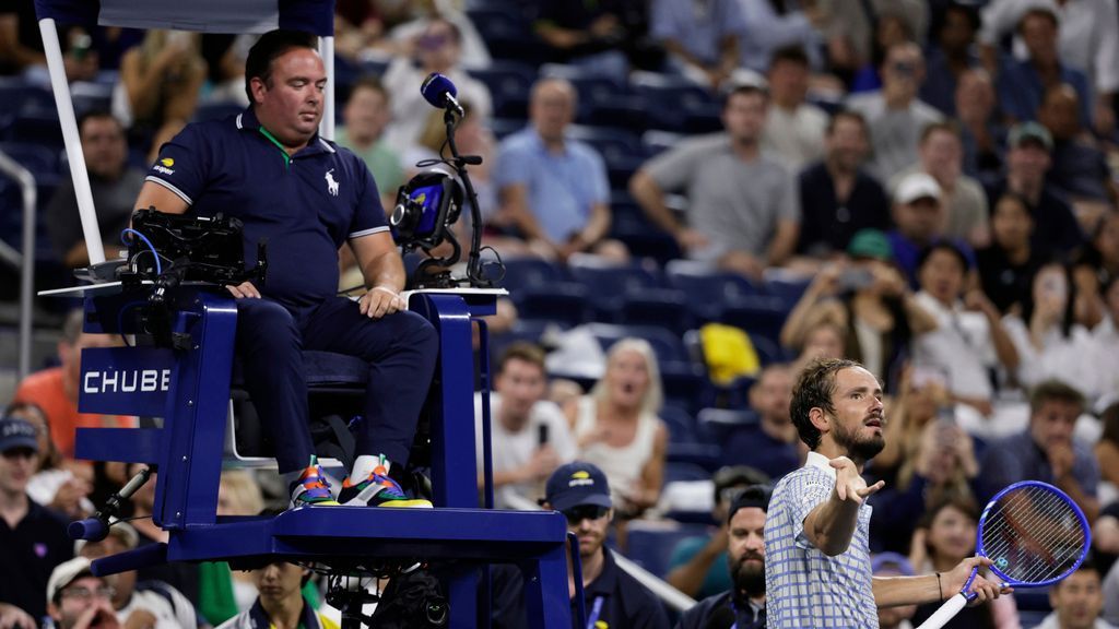 Bonzi Battles Back: Surviving Medvedev's Meltdown And Late Surge