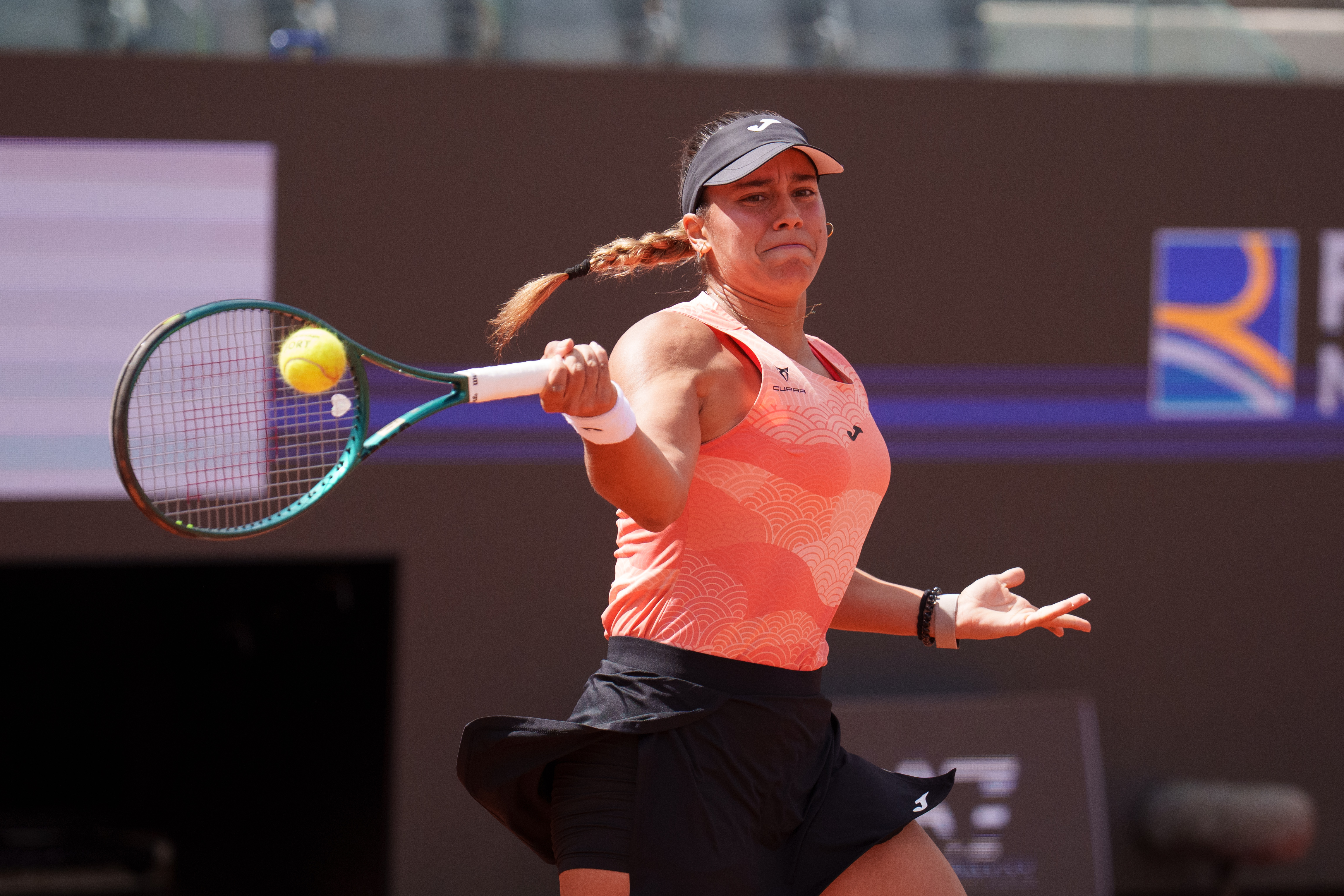 Bouzas Maneiro's Stunning Lob: A Match Point Masterclass Bouzas Maneiro's Stunning Lob: A Match Point Masterclass