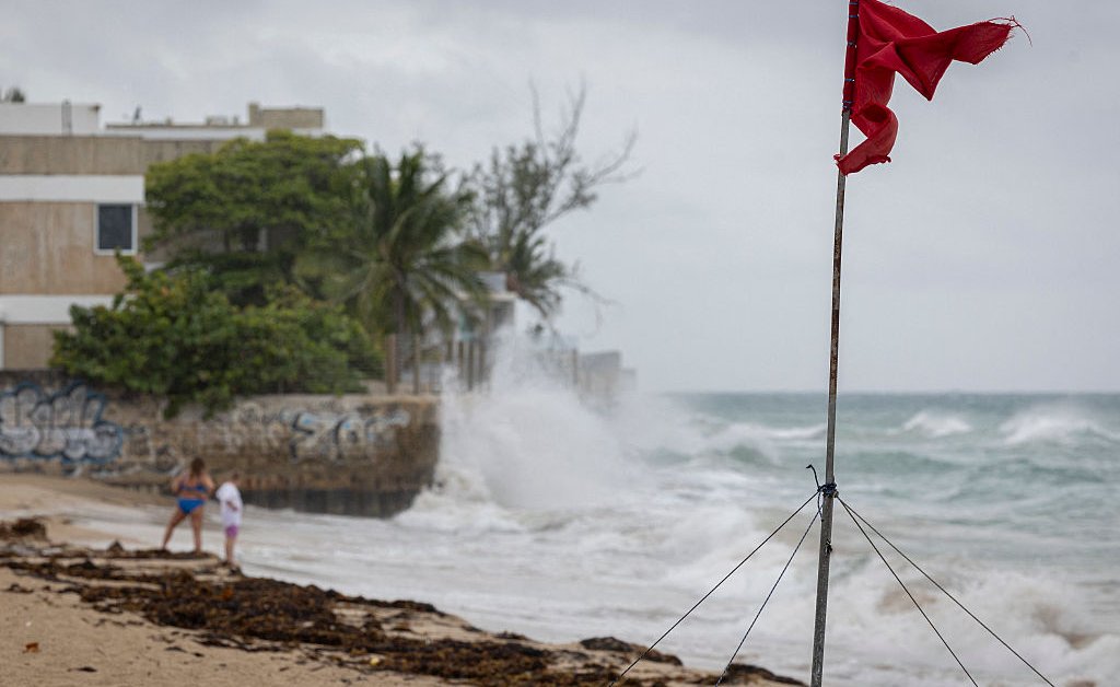 Coastal Flooding Threat: Hurricane Erin's US Impacts