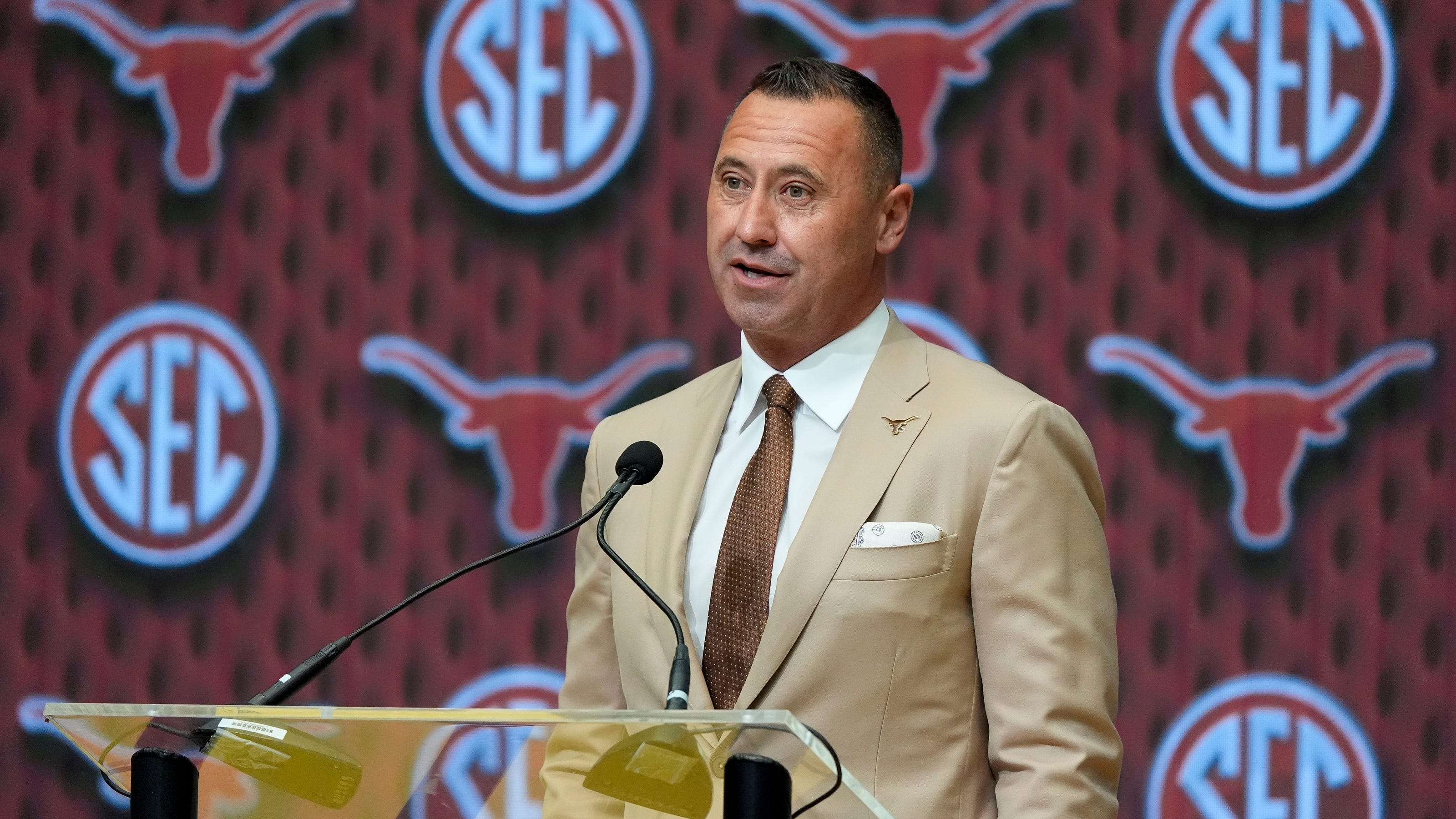 College Football Recruiting: James Johnson Commits To Texas After Georgia Pledge
