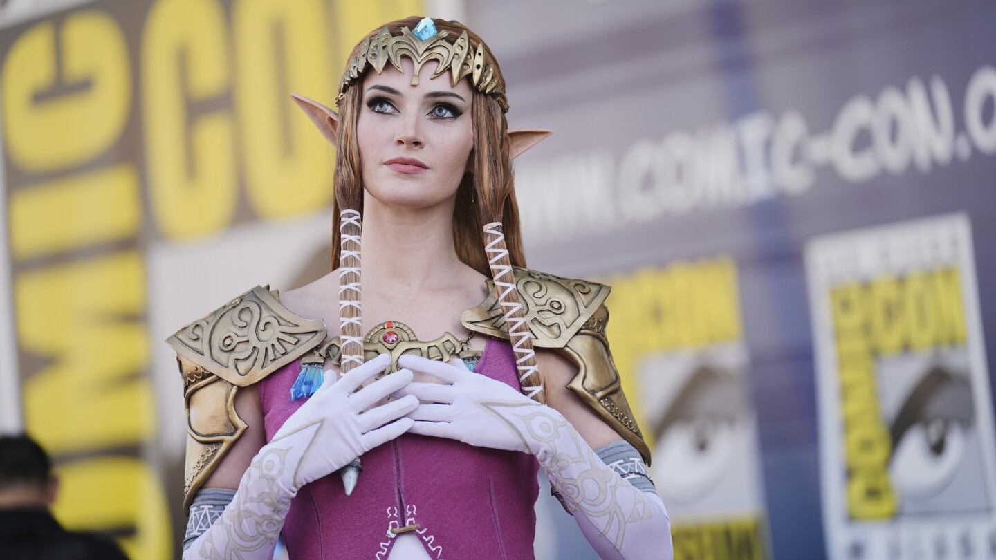 Comic-Con 2025 Photo Highlights: Costumes, Panels, And Celebrity Sightings