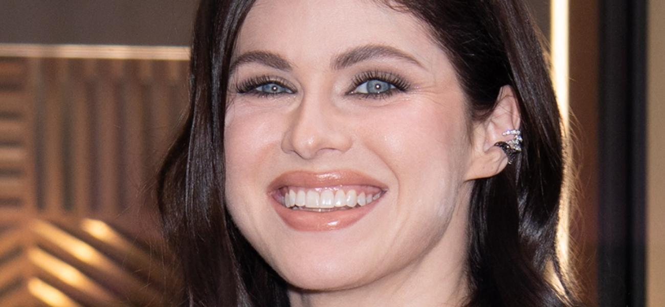 Commentators React To Alexandra Daddario's New Swimsuit Picture
