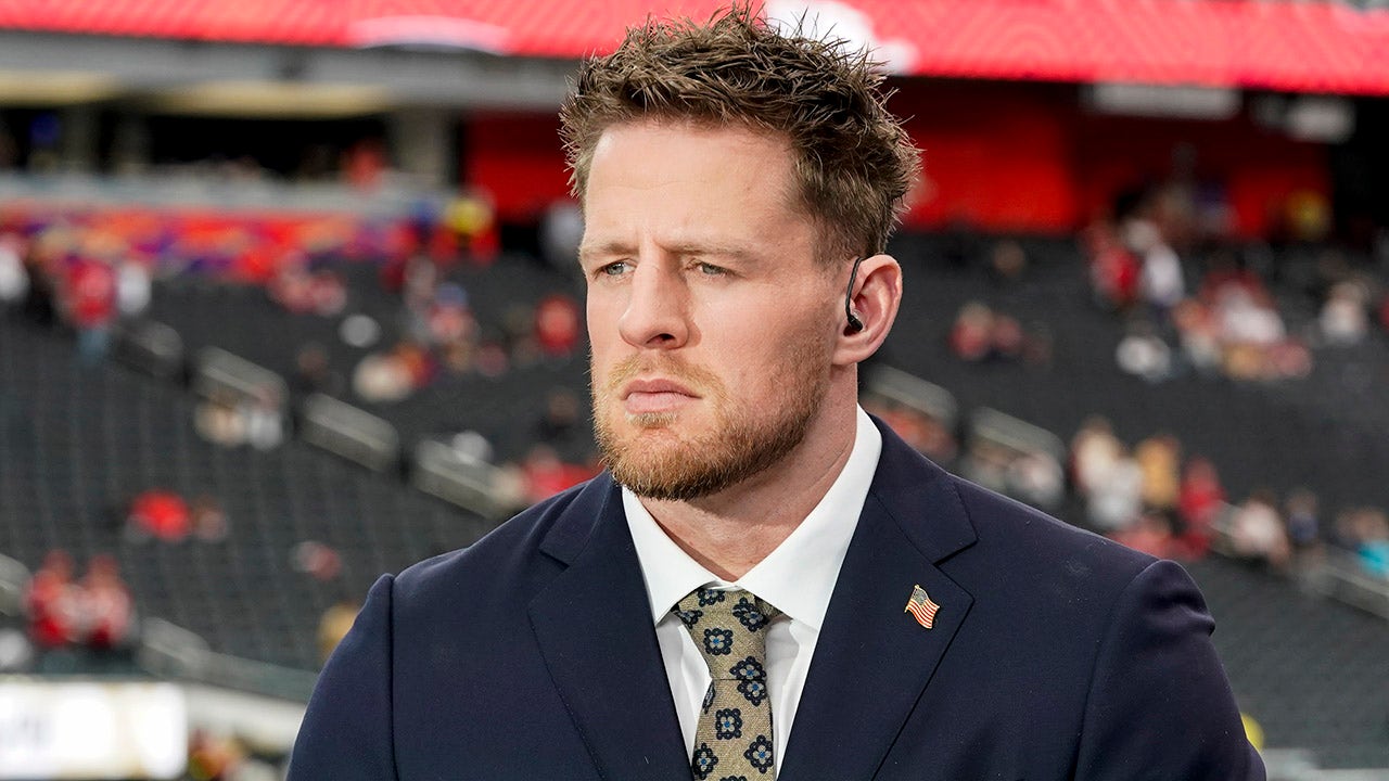 Ex-NFL Star JJ Watt Unveils New 'Do For Broadcasting Career Ex-NFL Star JJ Watt Unveils New 'Do For Broadcasting Career