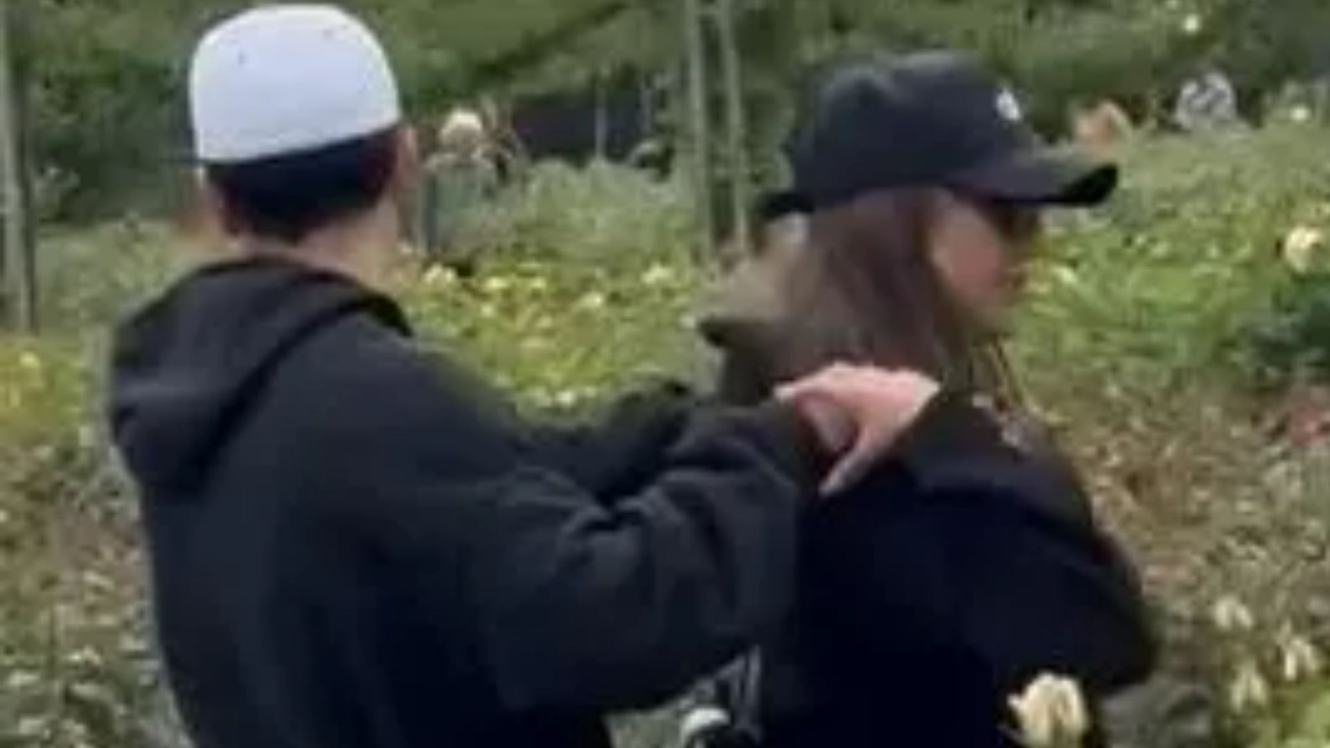 Exclusive: Jessica Alba Seen Kissing Unidentified Man In London