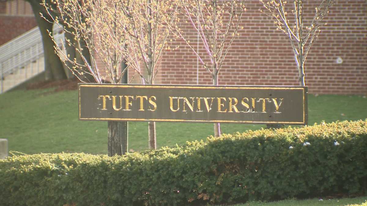 Free College In Boston: New Tuition Waiver Program For Qualified Students