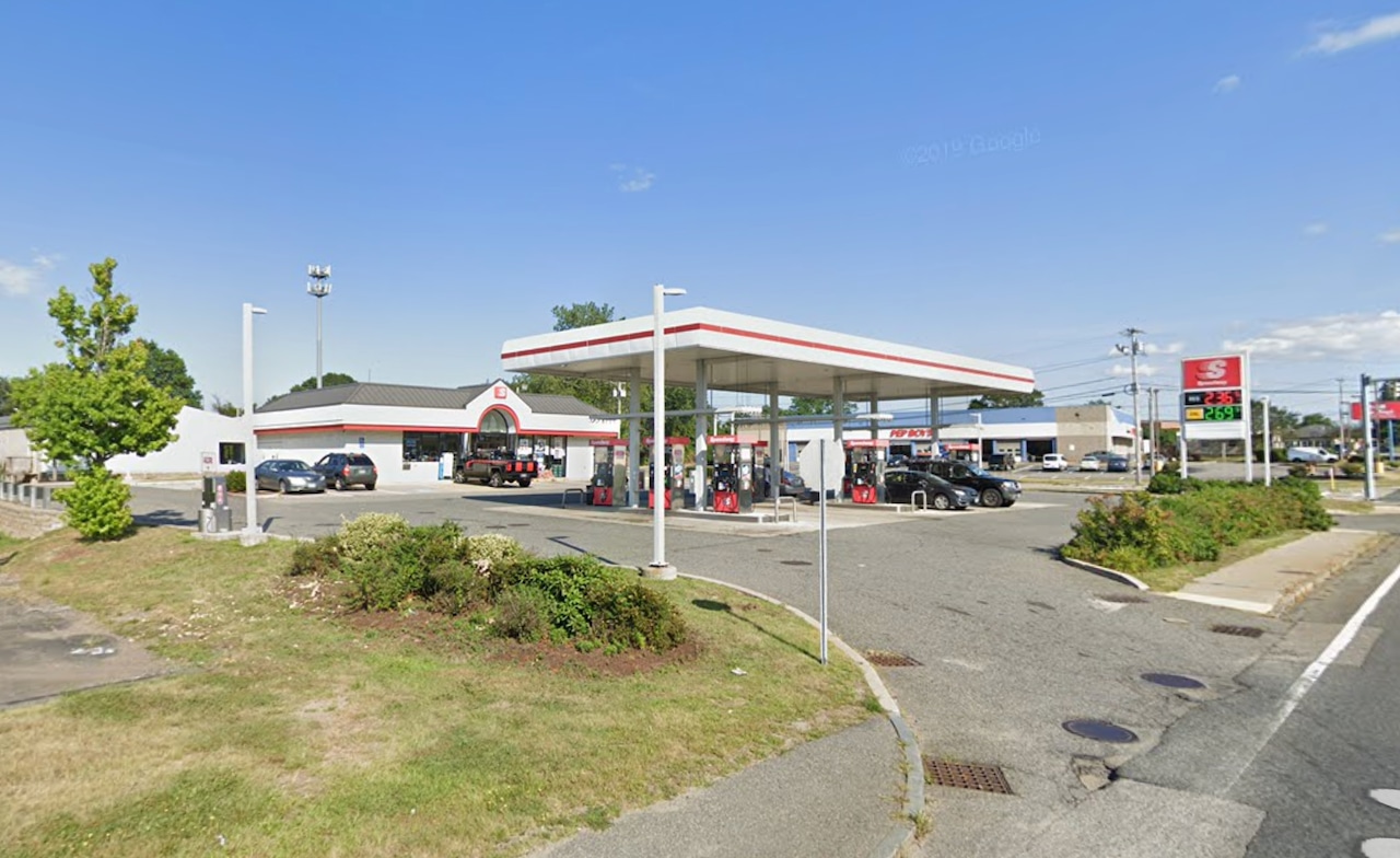 Massachusetts Lottery: Double Winning 'Mass Cash' Tickets Sold At Same Gas Station Massachusetts Lottery: Double Winning 'Mass Cash' Tickets Sold At Same Gas Station