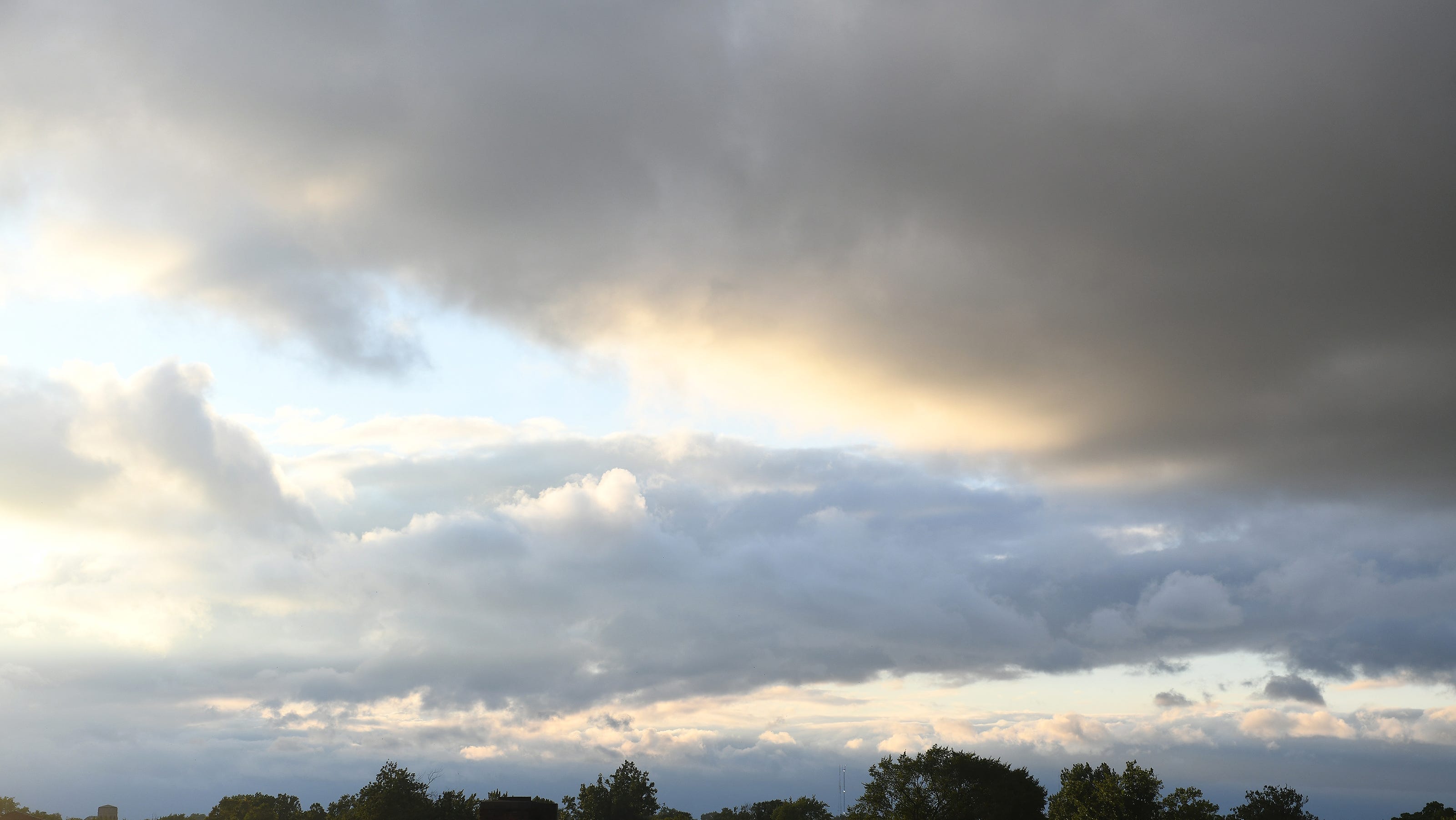 Metro Detroit Under Severe Thunderstorm Advisory: What You Need To Know
