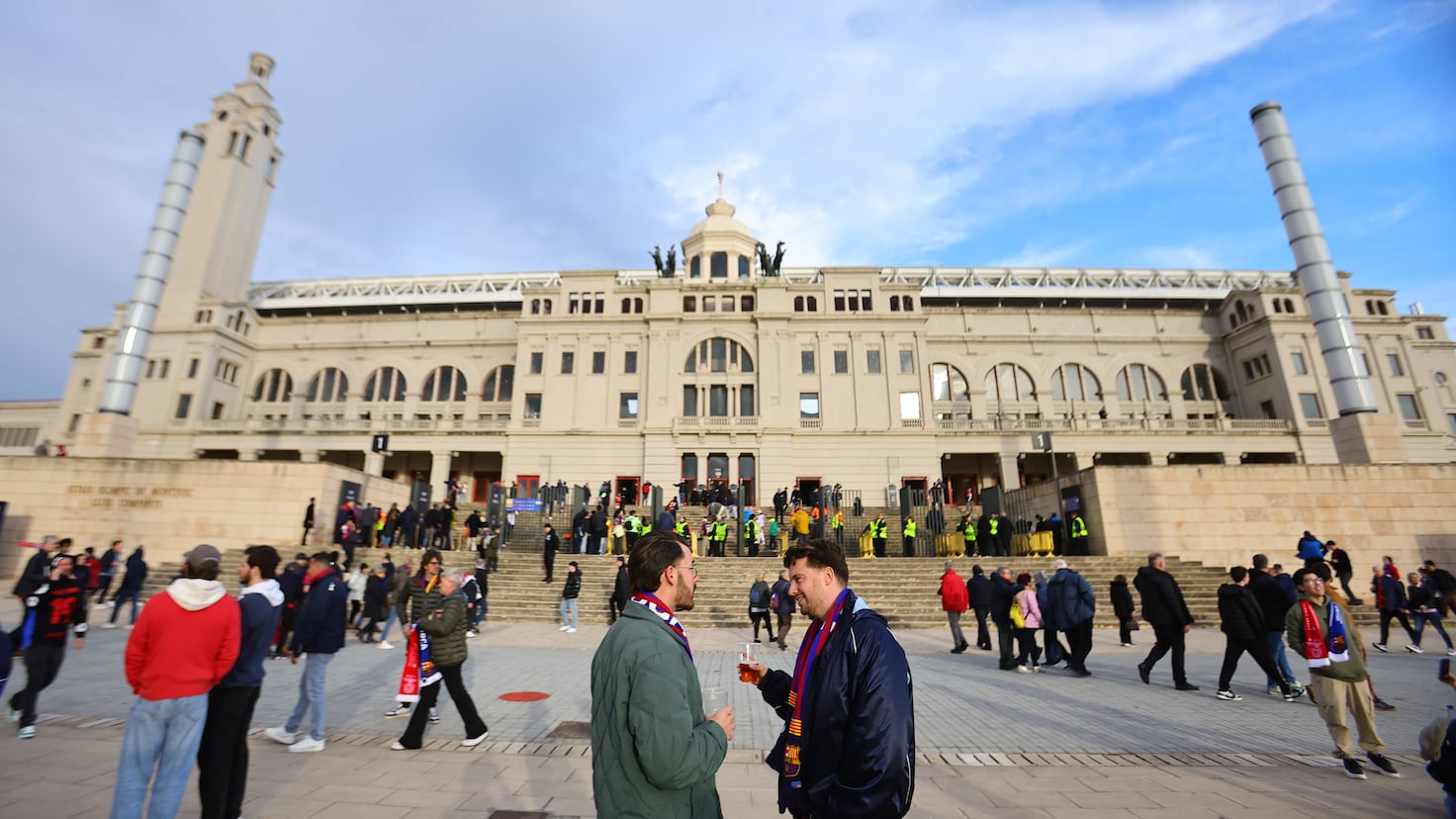 Montjuïc: Lluvia Y Salón Del Automóvil, Un Desafío Para Los Asistentes Montjuïc: Lluvia Y Salón Del Automóvil, Un Desafío Para Los Asistentes