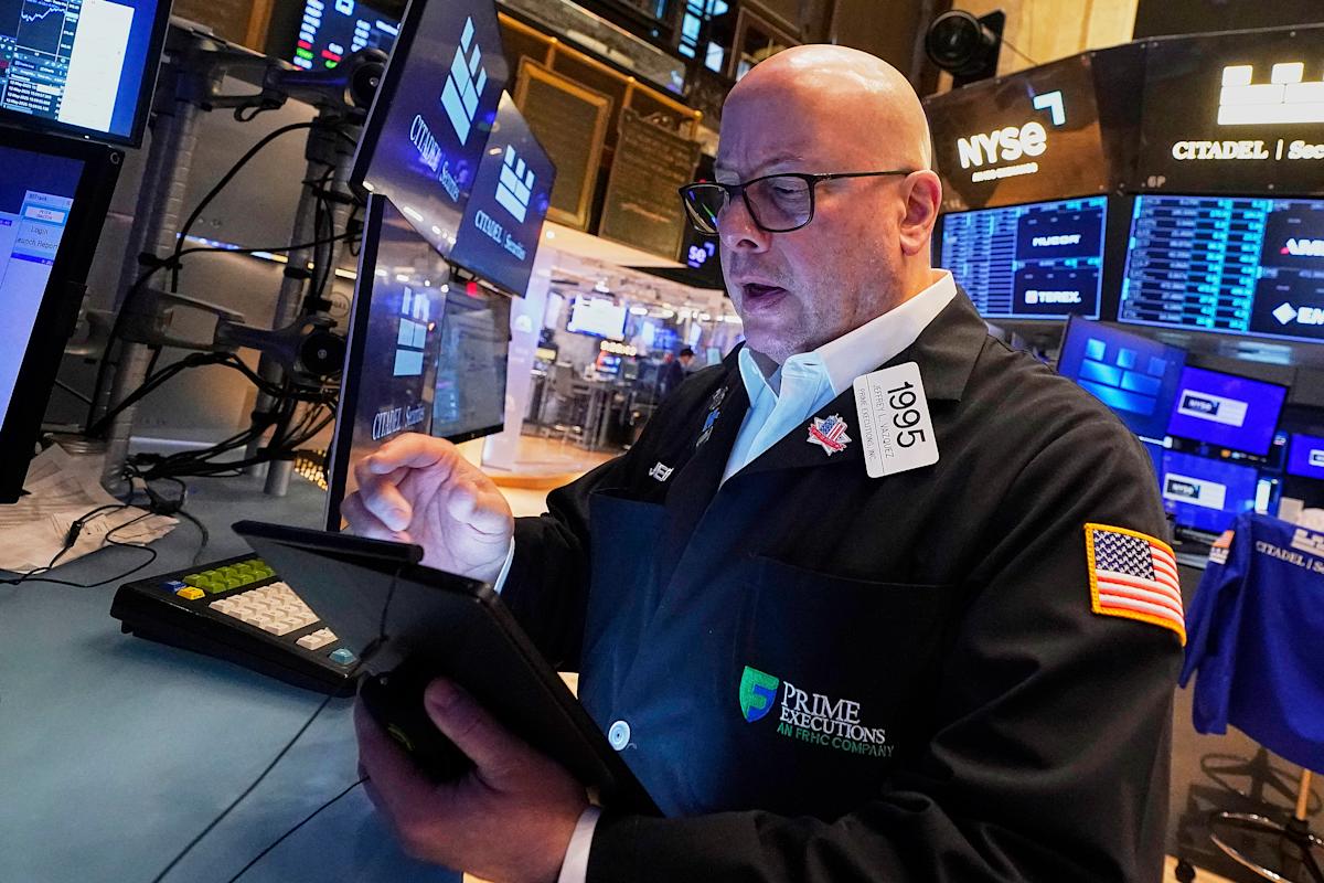 Moody's Downgrade Impact: S&P 500, Dow, And Nasdaq Defy Expectations With Market Gains Moody's Downgrade Impact: S&P 500, Dow, And Nasdaq Defy Expectations With Market Gains