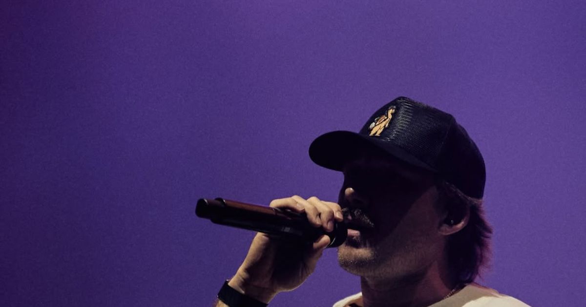 Morgan Wallen Previews New Merch, Shares Tour Rehearsal Details