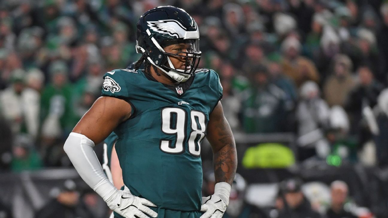 NFL: Ejected Player Carter To Serve Suspension