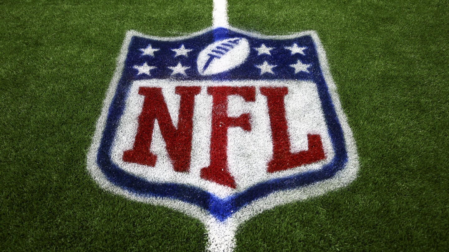 NFL's Moment Of Silence For Charlie Kirk: Explanation And Reaction NFL's Moment Of Silence For Charlie Kirk: Explanation And Reaction
