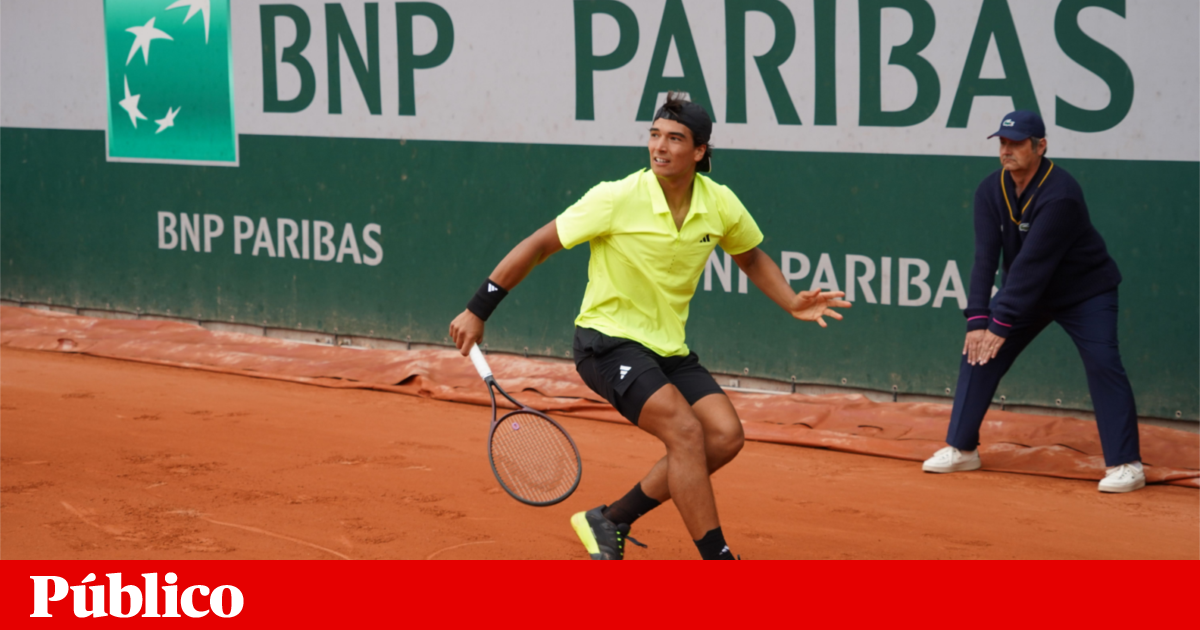 Roland-Garros: Henrique Rocha Comemora Vitória Histórica Em Sua Estreia Roland-Garros: Henrique Rocha Comemora Vitória Histórica Em Sua Estreia