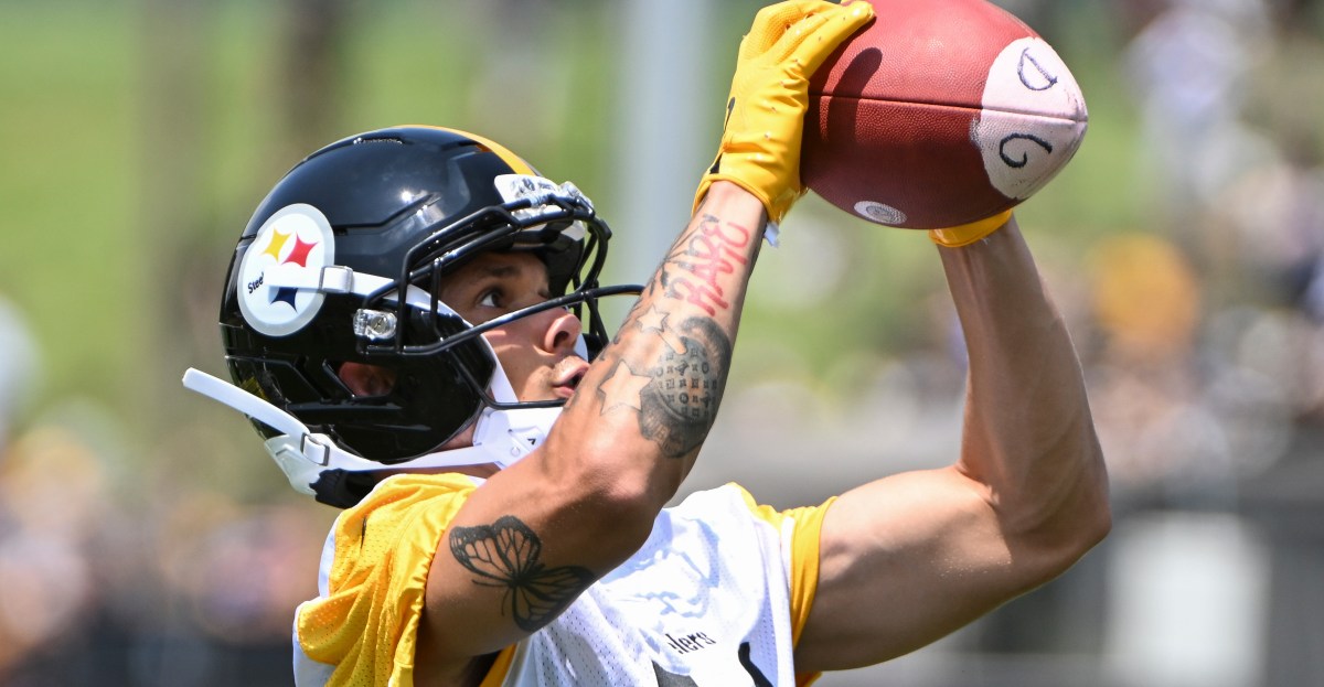 Steelers WR Faces Rodgers' Unfiltered Opinion: A Training Camp Showdown Steelers WR Faces Rodgers' Unfiltered Opinion: A Training Camp Showdown