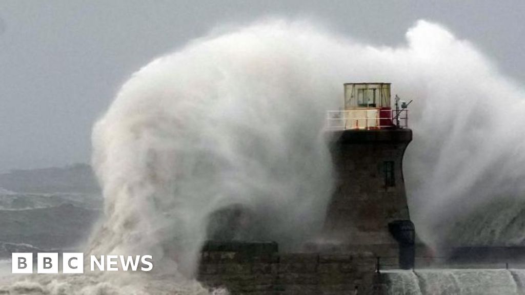 Storm Floris: Amber Weather Warning Issued For UK Strong Winds