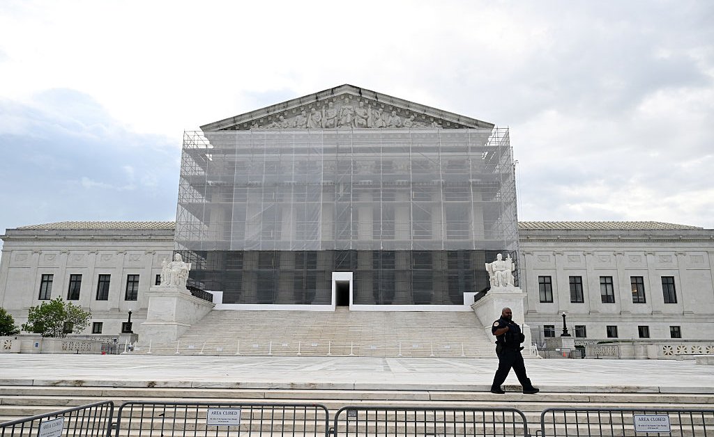 Supreme Court Decision Impacts Venezuelan Migrants: Loss Of Protections Under Scrutiny