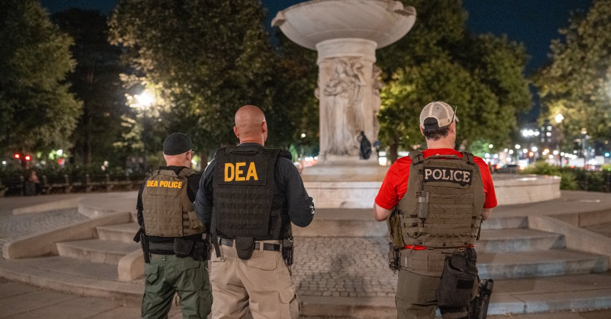 The Legal Barriers Preventing Trump's D.C. Police Model In Other Cities