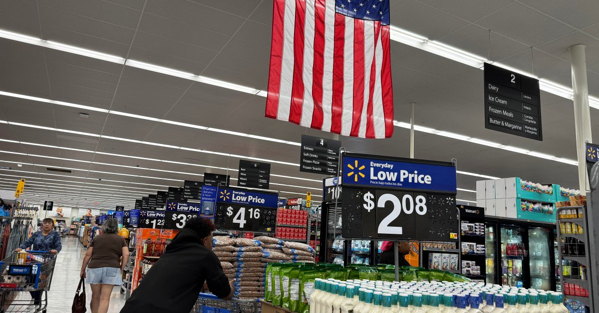 Trump's Tariff Standoff With Walmart: A Price War Looms