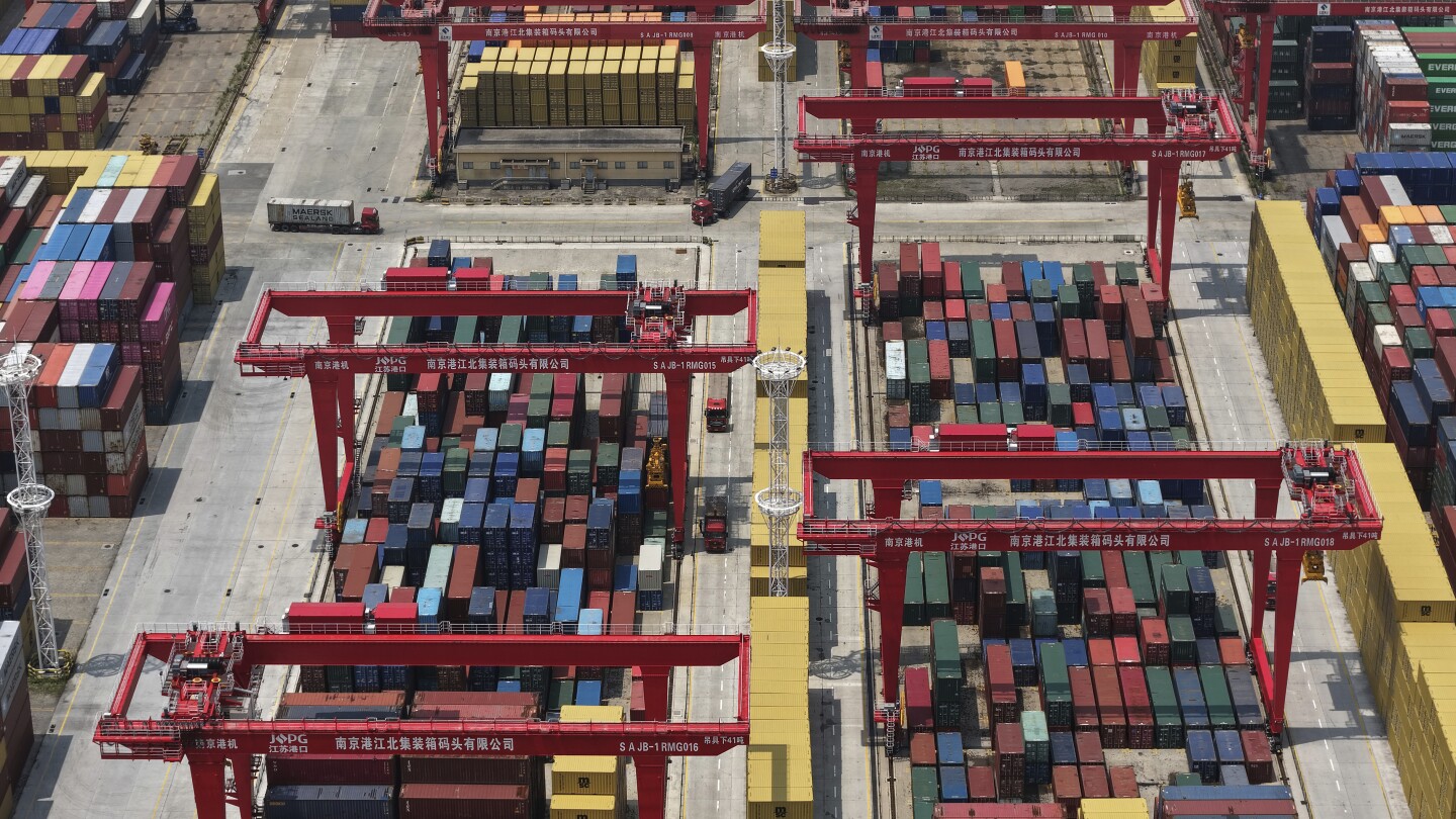 US And China Face Fresh Trade Disputes Ahead Of Crucial London Meeting US And China Face Fresh Trade Disputes Ahead Of Crucial London Meeting