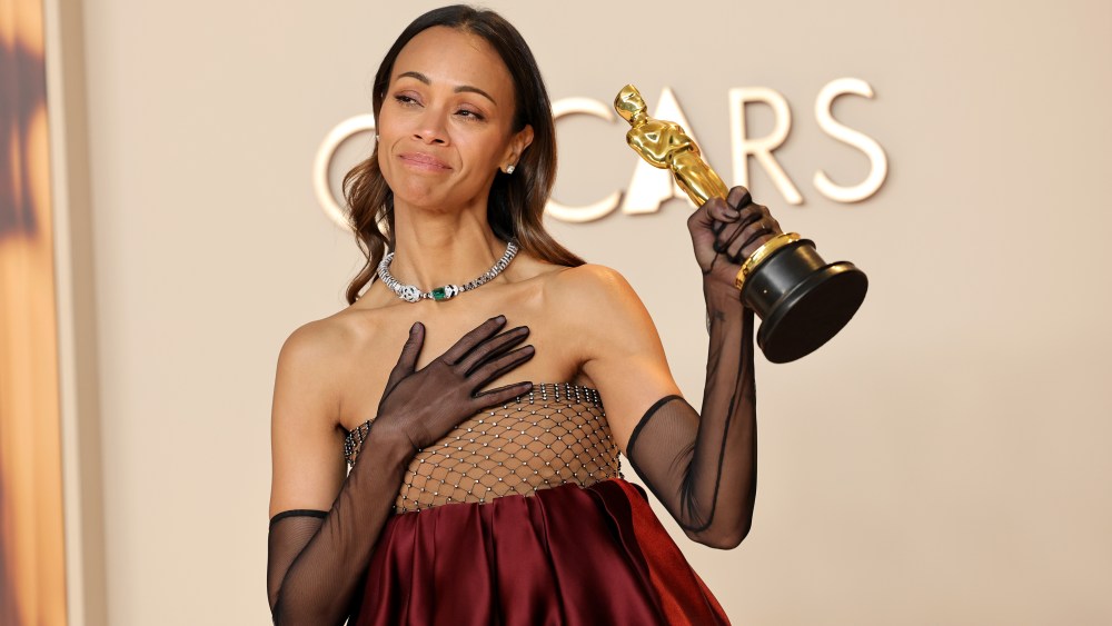 Zoe Saldana Addresses Oscar's Gender: Using They/Them Pronouns Zoe Saldana Addresses Oscar's Gender: Using They/Them Pronouns